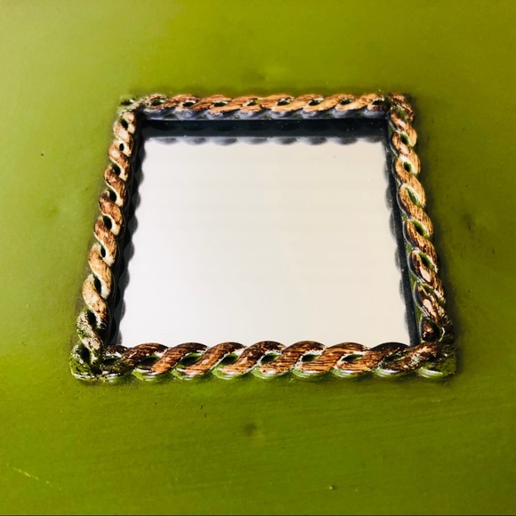 NWT Vintage Decorative Art Wall Mirror - Picture 3 of 5